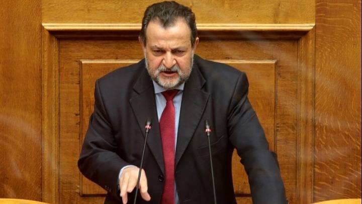 Ο Β. Κεγκέρογλου απέσυρε την υποψηφιότητά του για την ηγεσία του ΚΙΝΑΛ