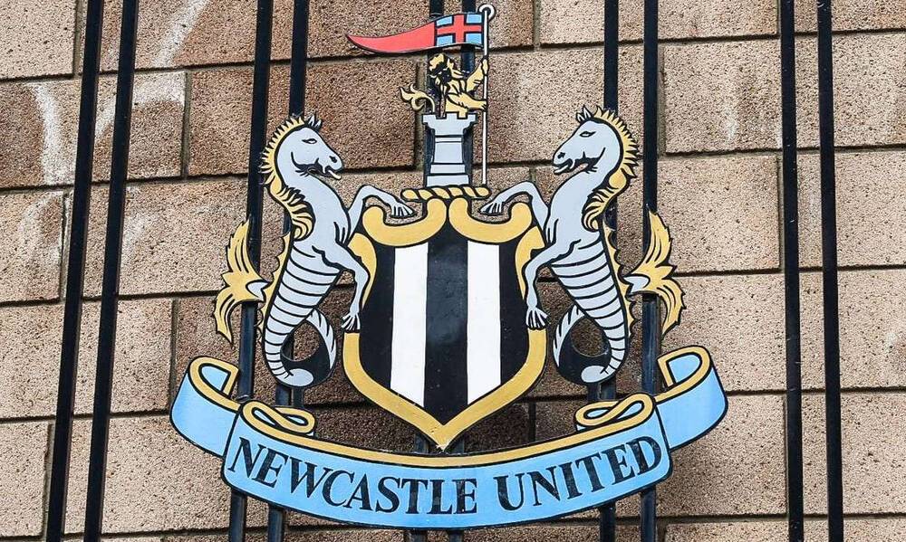 Νιουκάστλ: Παρελθόν και επίσημα ο Στίβ Μπρούς