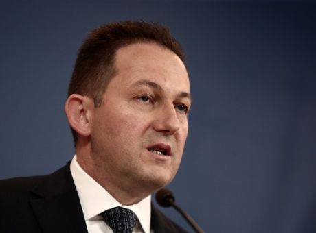 ΒΙΝΤΕΟ // Από Παρασκευή η τρίτη δόση: «Δεν θα είναι υποχρεωτική αλλά… αναγκαστική»