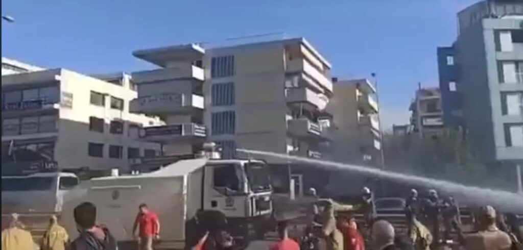 BINTEO – Επεισόδια στη διαμαρτυρία των πυροσβεστών – Χρήση χημικών και κρότου λάμψης