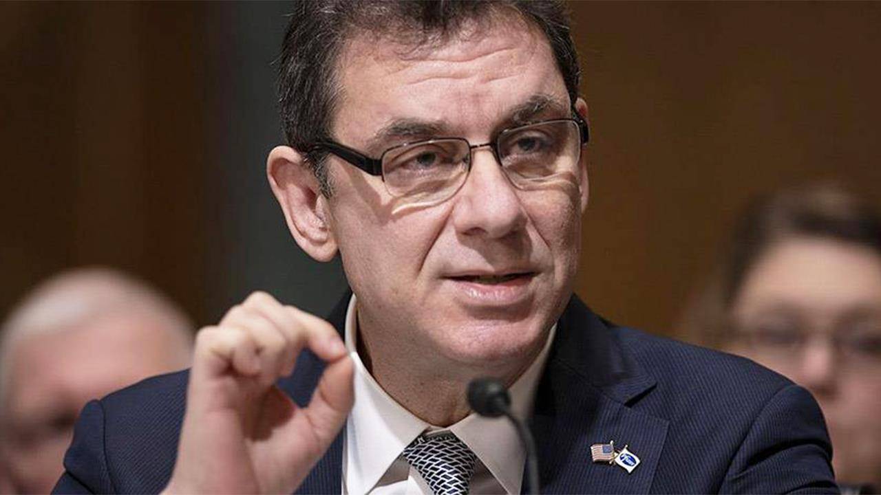 Άλμπερτ Μπουρλά: Έρχεται ειδικό εμβόλιο για την Όμικρον...την άνοιξη το φάρμακο κατά του κορωνοϊού