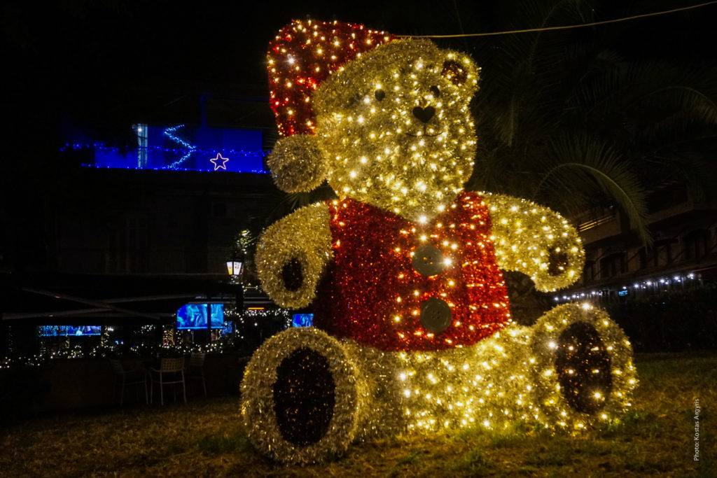 Αύριο ανάβουν τα χριστουγεννιάτικα δέντρα σε Νεάπολη-Συκιές