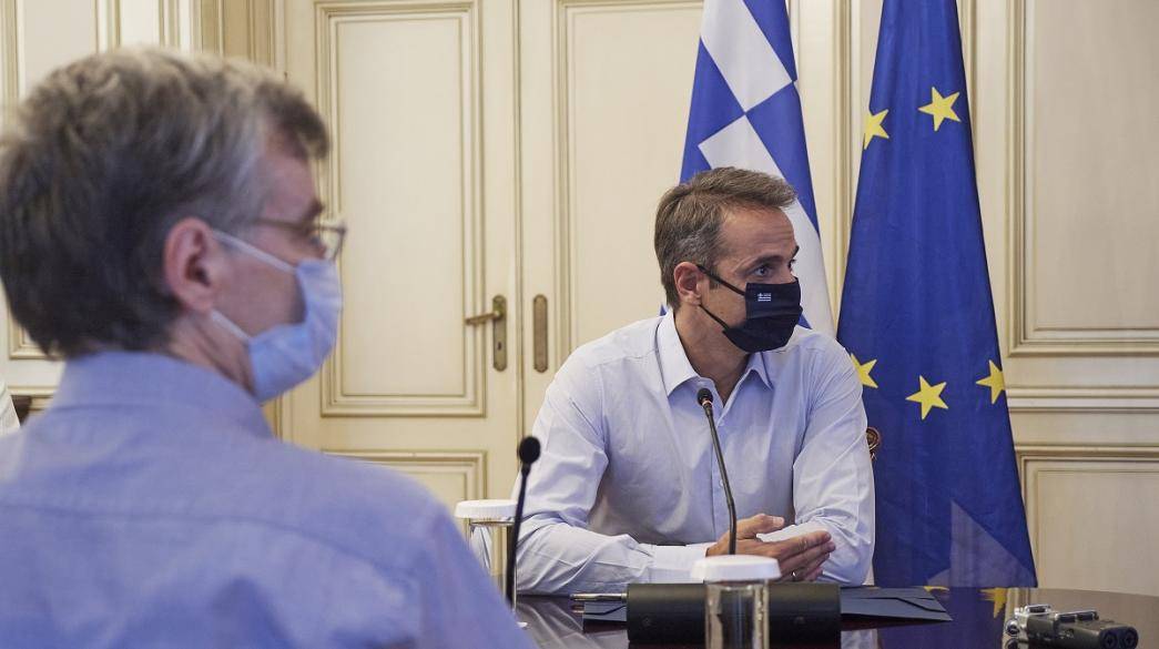 Σύσκεψη στο Μαξίμου το πρωί της Τετάρτης - Έρχονται μέτρα πριν την Πρωτοχρονιά;