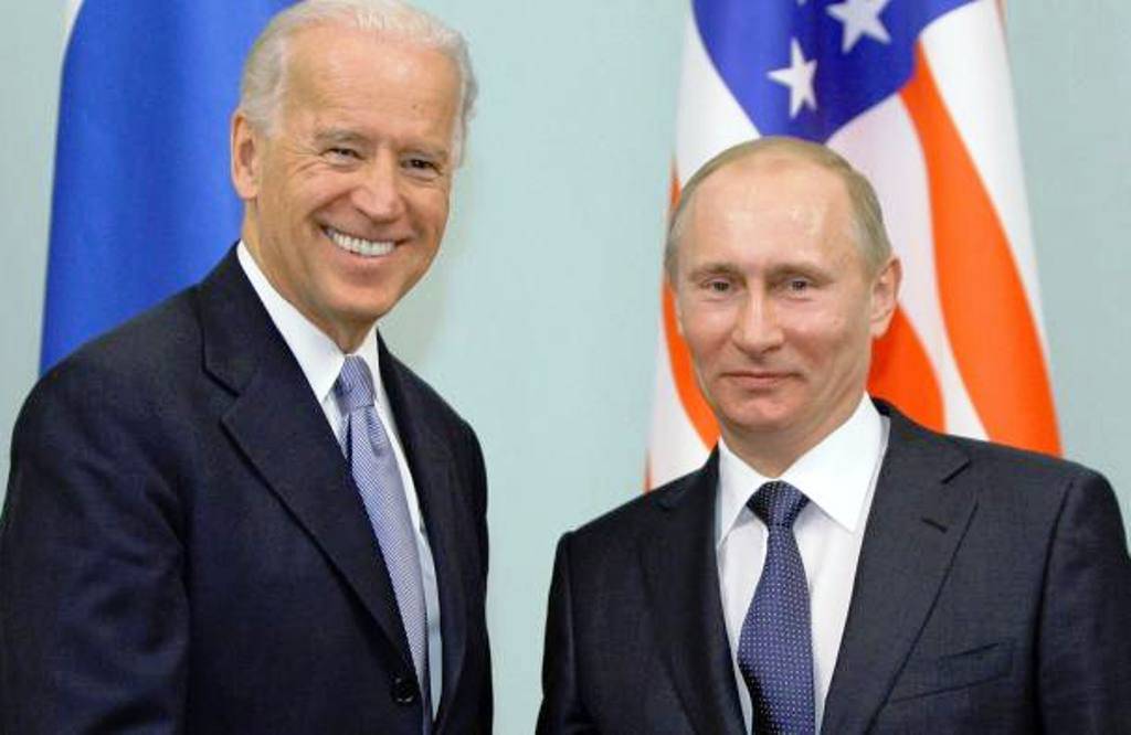 Τηλεφωνική συνομιλία Μπάιντεν – Πούτιν απόψε – Τι θα συζητήσουν οι δύο ηγέτες