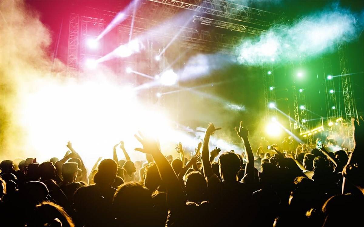 Απαγορεύεται ο χορός στα νυχτερινά κέντρα του Βερολίνου