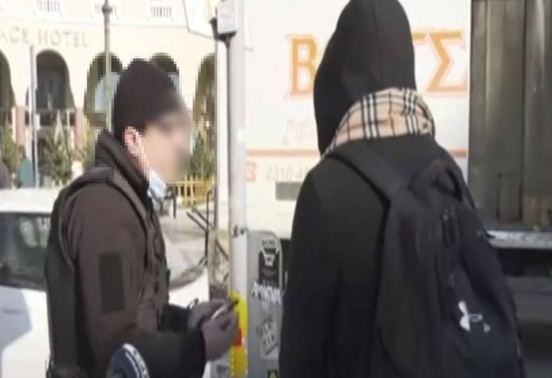 Θεσσαλονίκη: Αστυνομικός έκοψε πρόστιμο για μη χρήση μάσκας ενώ ο ίδιος δεν φορούσε σωστά τη δική του