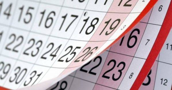 Οι αργίες του 2022: Τα τριήμερα και το Πάσχα