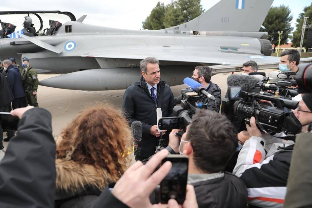 Μητσοτάκης: Απαλλάσσονται από κάθε φόρο τα υποβρύχια και πτητικά επιδόματα