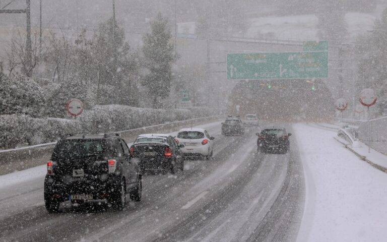 Καιρός: Παρατείνεται και για την Τετάρτη η γενική αργία σε ιδιωτικό και δημόσιο τομέα