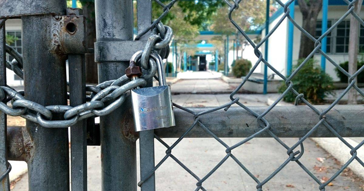 Τηλεκπαίδευση αύριο και την Παρασκευή σε όσες σχολικές μονάδες ανεστάλη η λειτουργία