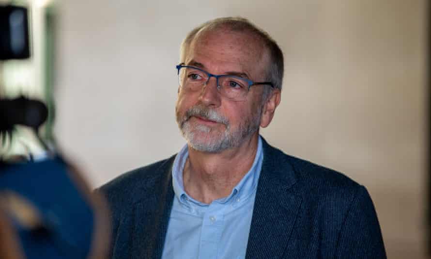 Στέλεχος AstraZeneca: «Δεν γίνεται να λαμβάνει ο άνθρωπος κάθε έξι μήνες αναμνηστικές δόσεις»