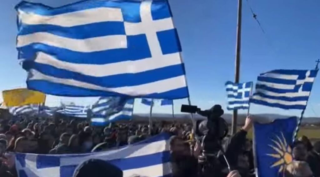Στο πλευρό των κατοίκων του Φυλακίου η Ελληνική Λύση – «Αλλοιώνουν τον πληθυσμό μας» τόνισε ο μόνος βουλευτής του ελληνικού κοινοβουλίου που βρέθηκε εκεί, Κώστας Μπούμπας – ΗΧΗΤΙΚΟ Focus FM