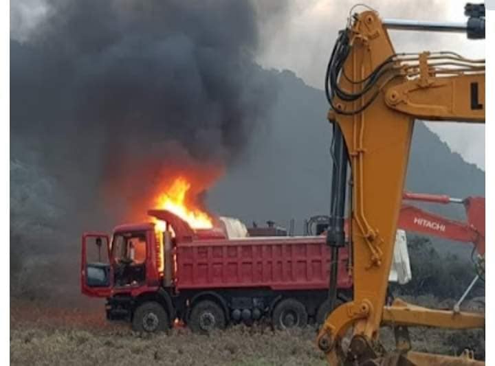 ΗΧΗΤΙΚΟ-Έντονες αντιδράσεις στη Λέσβο για τη νέα κλειστή δομή – Έκαψαν μηχανήματα στη Βάστρια