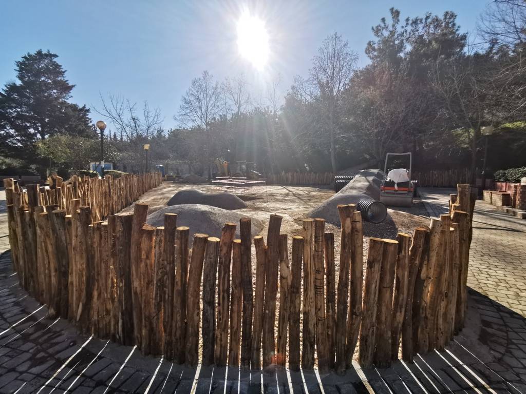 Μεταμορφώνεται η παιδική χαρά δίπλα στο σινέ «Τζένη Καρέζη»