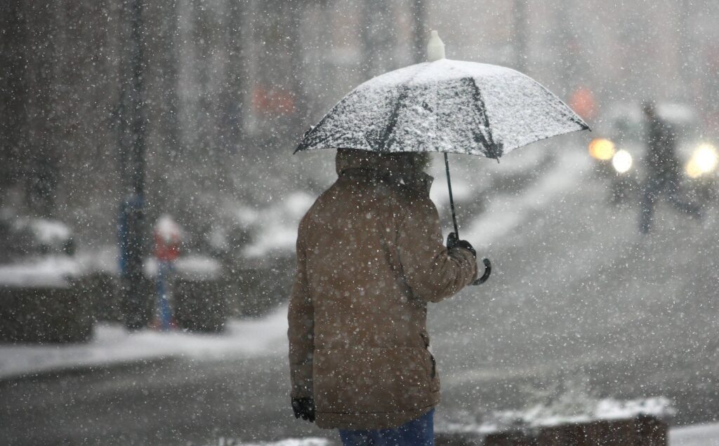 Καιρός: Νέα κακοκαιρία με χιόνια, βροχές και καταιγίδες