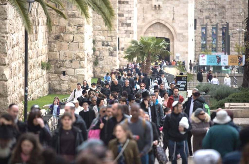 «Ανοίγει την πόρτα» σε όλους τους ανεμβολίαστους τουρίστες το Ισραήλ