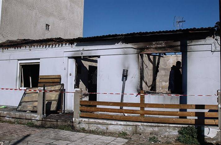 Θεσσαλονίκη: Σήμερα το απόγευμα το τελευταίο “αντίο” στη μάνα που κάηκε αγκαλιά με τα δύο παιδιά της