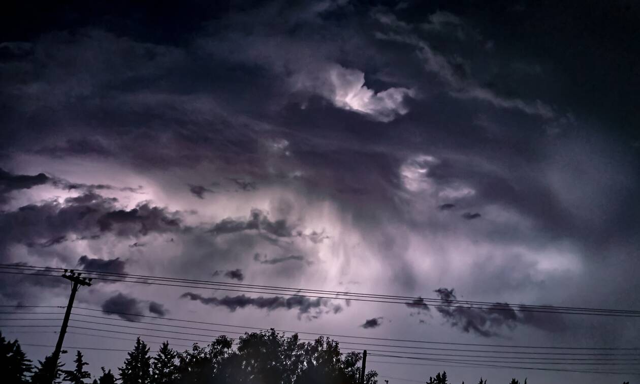 Meteo: Πάνω από 1.500 οι κεραυνοί την Τετάρτη