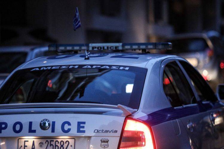 Θεσσαλονίκη: Τους απείλησαν και άρπαξαν αλυσίδα και σταυρό