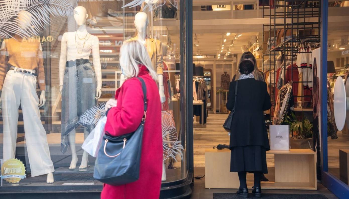 Νέο ωράριο καταστημάτων - Σε ρυθμούς "κανονικότητας" η αγορά