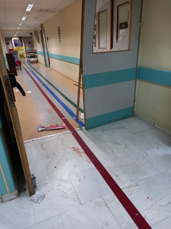 ΦΩΤΟΓΡΑΦΙΕΣ: Τα έκαναν «γυαλιά – καρφιά» στο Γενικό Νοσοκομείο Νίκαιας