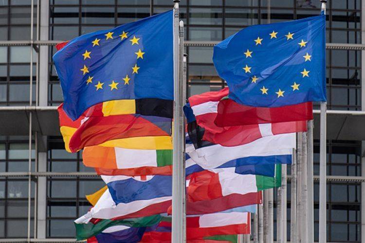 Μπορέλ: Οι υπ. Εξωτερικών θα συζητήσουν την επιβολή κυρώσεων στον πετρελαϊκό τομέα της Ρωσίας