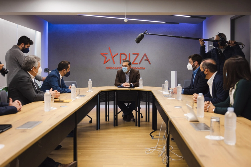 Τσίπρας: Να μην περάσουν άλλα κόστη σε καταναλωτές και πολίτες