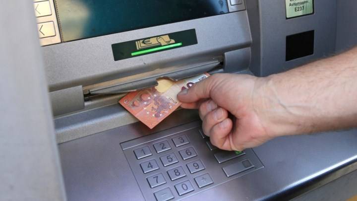 Ελλάδα: Μπλοκάρονται τραπεζικοί λογαριασμοί Ρώσων πολιτών που ζουν στη χώρα μας