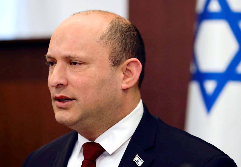 Μπένετ σε Ζελένσκι: «Στη θέση σου, θα σκεφτόμουν τις ζωές των ανθρώπων μου και θα δεχόμουν την προσφορά του προέδρου Πούτιν»