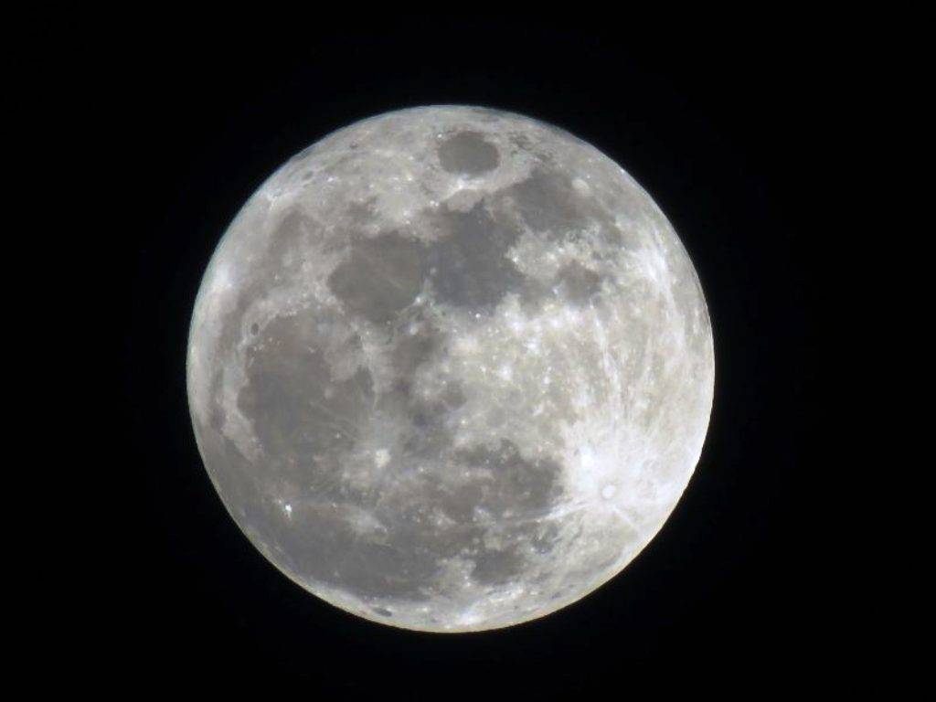 Tο μεσημέρι αναμένεται να συντριβεί στη σκοτεινή πλευρά της Σελήνης εκτός ελέγχου τμήμα παλαιότερου πυραύλου