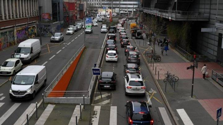 Γαλλία: Ο «ένοπλος με το καλάσνικοφ» που κυκλοφορούσε στη Λιλ ήταν ένας… 7χρονος με ένα όπλο-παιχνίδι