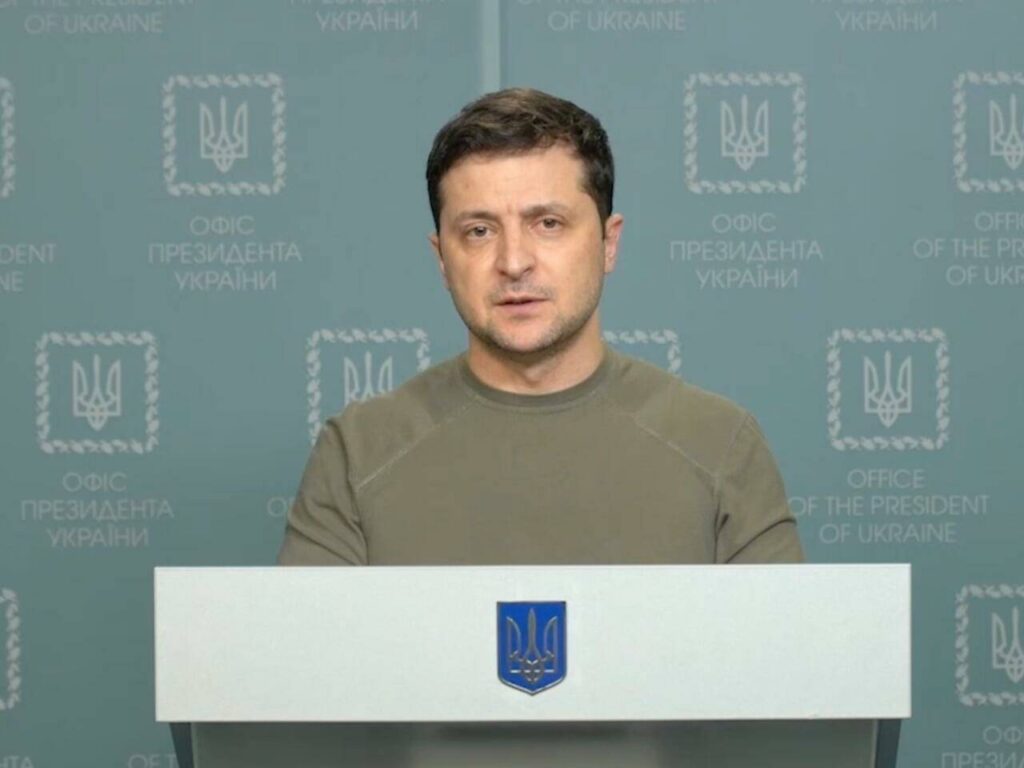 Νέο διάγγελμα Ζελένσκι: “Η Ρωσία στοχεύει να διαγράψει την ιστορία μας” – Βομβαρδισμοί στο Χάρκοβο, κατελήφθη η Xερσώνα