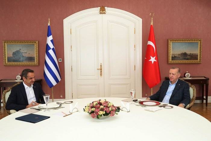 Σε εξέλιξη το γεύμα Ερντογάν – Μητσοτάκη στην Κωνσταντινούπολη