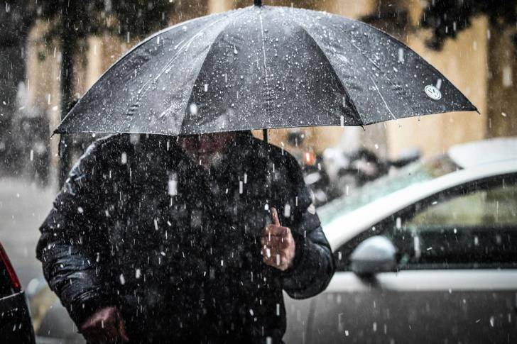 Καιρός: Έρχεται τσουχτερό κρύο, παγετός και χιόνια