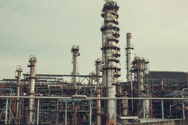 Στα 123,23 δολάρια η τιμή του πετρελαίου Μπρεντ – Εκτόξευση και στην τιμή των μετάλλων