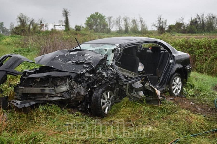 Νεκρή 61χρονη μετά από μετωπική σύγκρουση δύο αυτοκινήτων στην Αλεξάνδρεια Ημαθίας