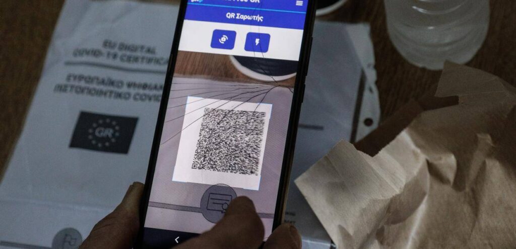 Επιτροπή Εμπειρογνωμόνων: Τέλος τα πιστοποιητικά από 1η Μαΐου, παραμένουν οι μάσκες