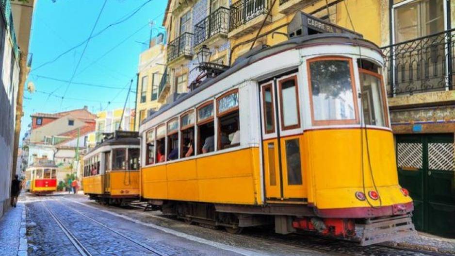Η Πορτογαλία μπορεί, εμείς γιατί όχι; Δωρεάν τα μέσα μαζικής μεταφοράς στη Λισαβώνα για τους νέους και τους άνω των 65