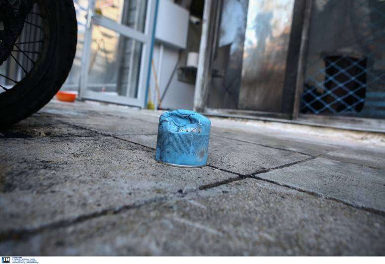 Έβαλαν εκρηκτικό μηχανισμό σε γραφεία του Σύριζα στα Πατήσια