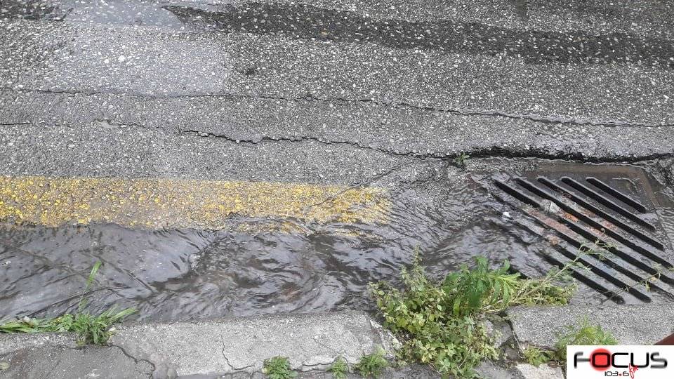 Εργασίες καθαρισμού φρεατίων και αγωγών στην Εθνική Οδό 2 Θεσσαλονίκης-Έδεσσας