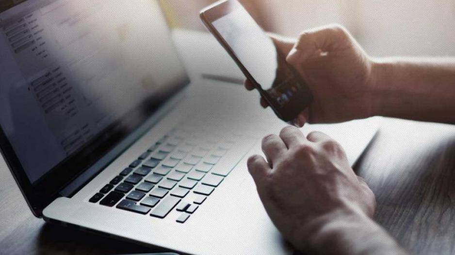 Προσποιήθηκε την πανικόβλητη όταν της τηλεφώνησαν ότι η κόρη της ενεπλάκη σε τροχαίο και κατέγραψε την συνομιλία
