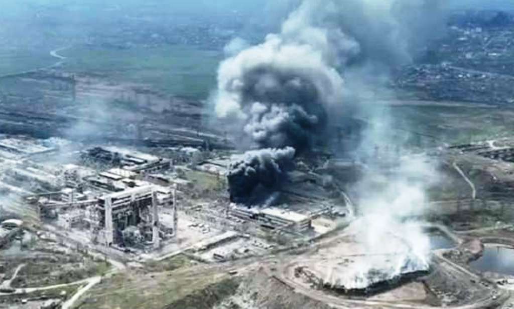 Επιθέσεις σε Οδησσό και Χερσώνα – Απομακρύνθηκαν οι πρώτοι άμαχοι από το εργοστάσιο της Μαριούπολης