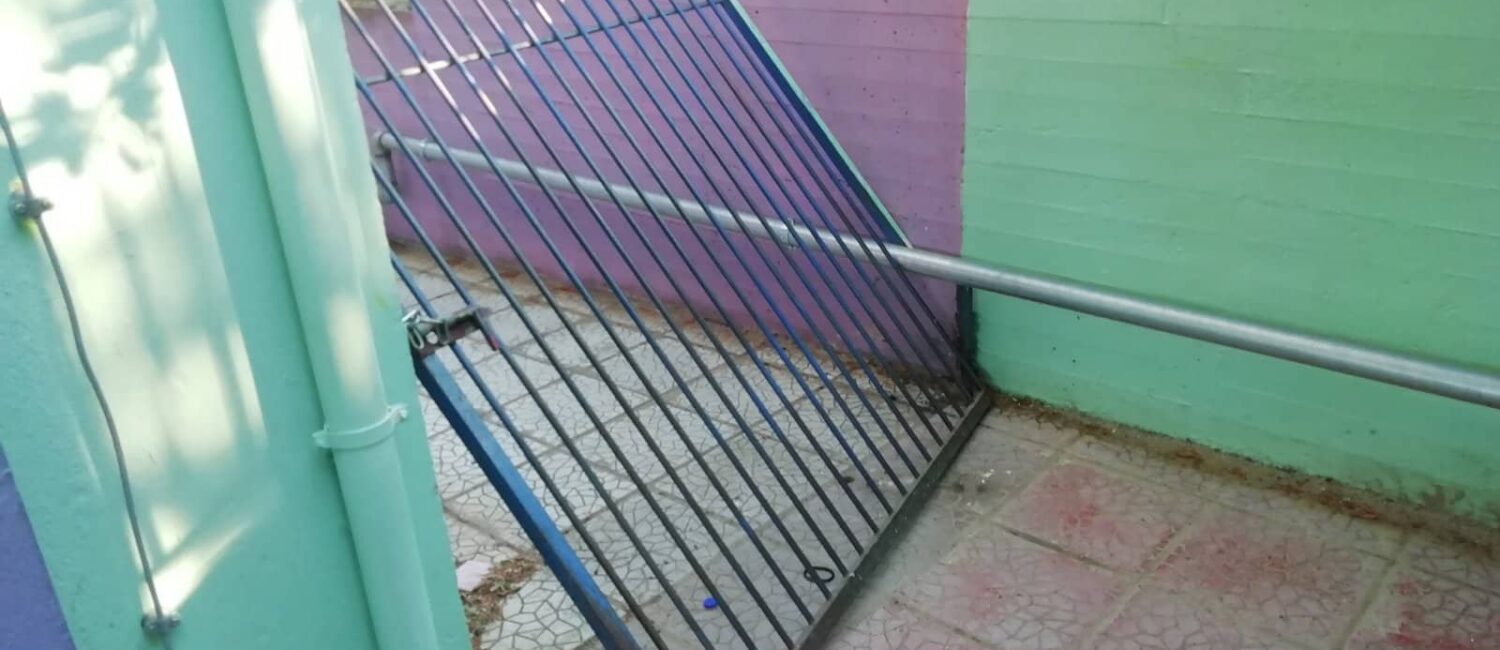 Θεσσαλονίκη: Άγνωστοι βανδάλισαν σχολεία στη Θέρμη