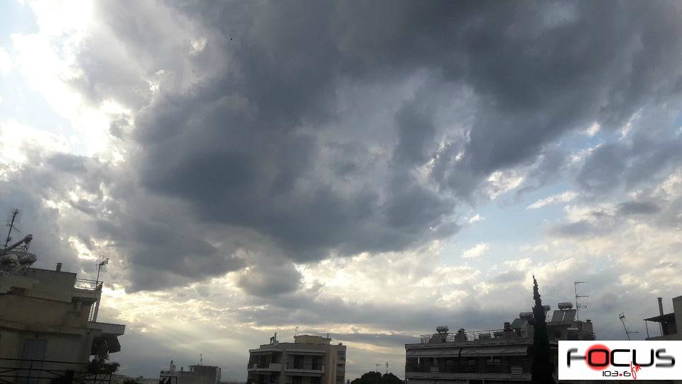 Καιρός: Άστατος με τοπικές μπόρες στα ηπειρωτικά – Καταιγίδες στην Πελοπόννησο