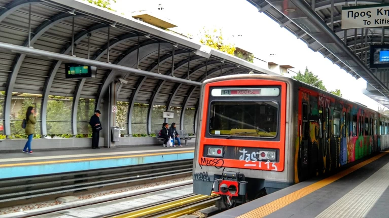 Θησείο: Άνδρας έπεσε στις γραμμές του ΗΣΑΠ