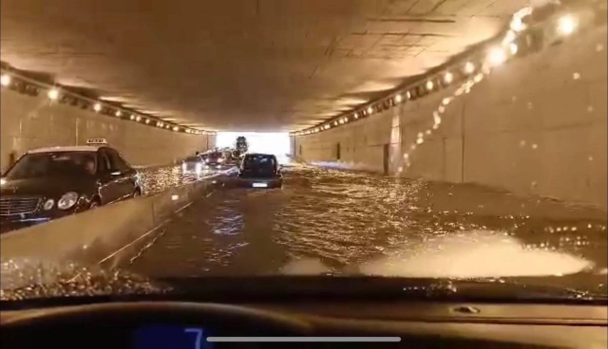 Θεσσαλονίκη: "Έμφραγμα" στην Εσωτερική Περιφερειακή - Απροσπέλαστο ακόμη το τούνελ στην Ηλιούπολη