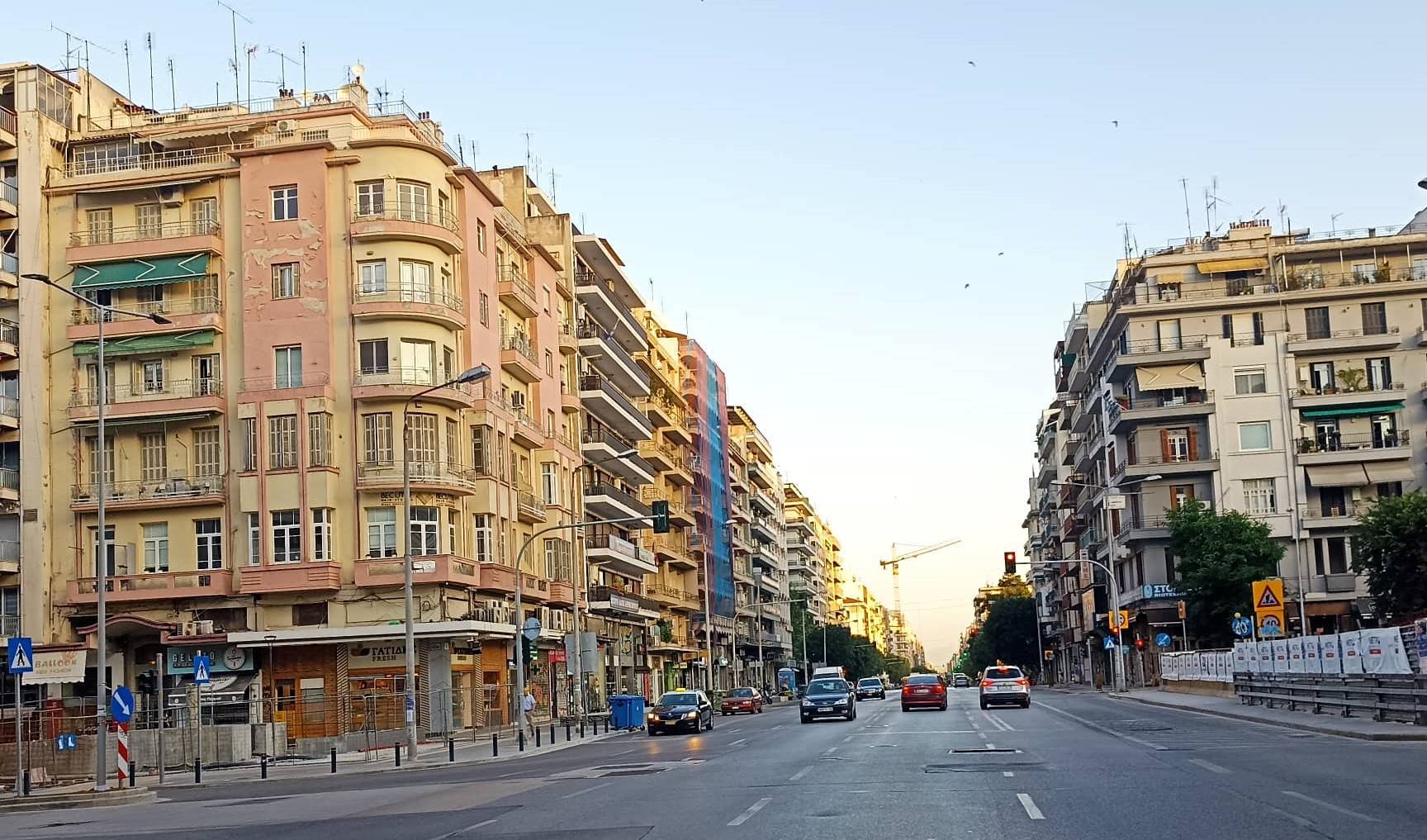 Καιρός: Ηλιοφάνεια, νεφώσεις και υψηλές θερμοκρασίες