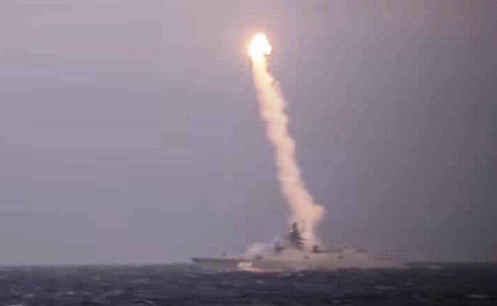 Με επίθεση ρωσικών πυραύλων καταστράφηκε μεγάλη αποθήκη με αμερικανικά και ευρωπαϊκά όπλα στην Ουκρανία