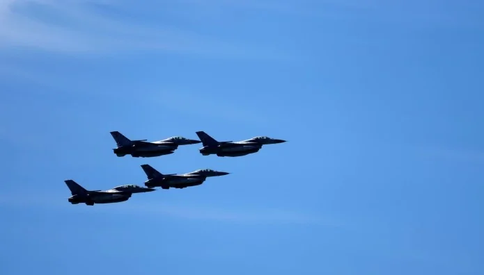 Νέες παραβιάσεις καταγράφονται στο Αιγαίο από 5 ζεύγη τουρκικών F-16