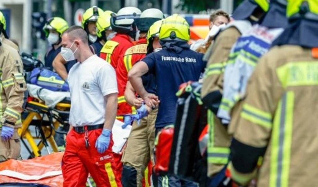 Αυτοκίνητο έπεσε πάνω σε πλήθος κόσμου στο Βερολίνο – Ένας νεκρός και τουλάχιστον 8 τραυματίες